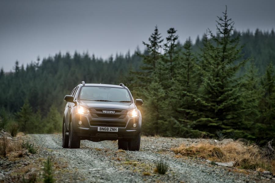  Isuzu D-Max Huntsman 2017 года  (UK) (фото 38 из 48)